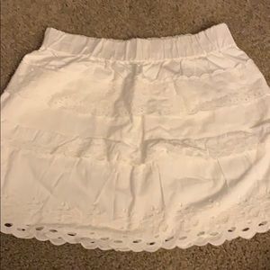 Tiered white mini skirt